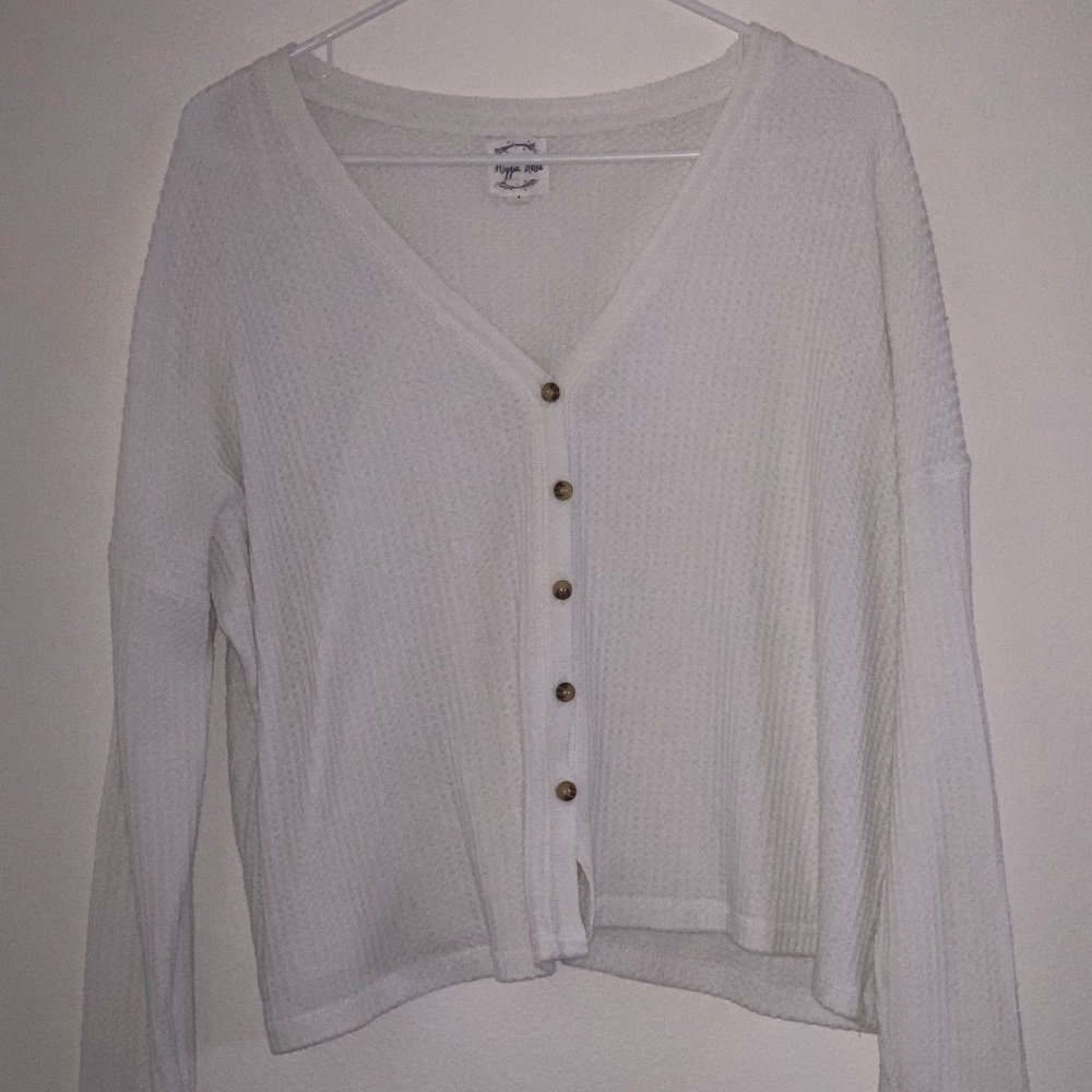 Hippie rose White button up crop top🤍